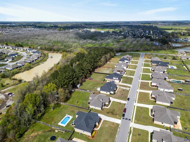 411 Stonegate Trail, Perry, GA 31069