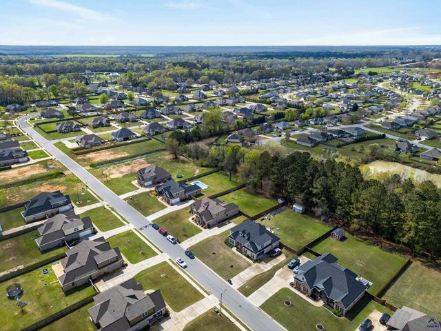 411 Stonegate Trail, Perry, GA 31069