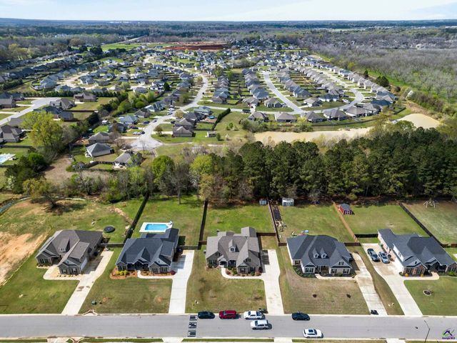 411 Stonegate Trail, Perry, GA 31069