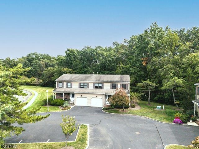 124 Sunrise Dr, Long Hill Twp., NJ 07933