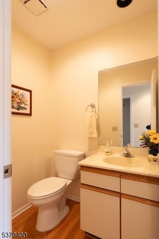 124 Sunrise Dr, Long Hill Twp., NJ 07933