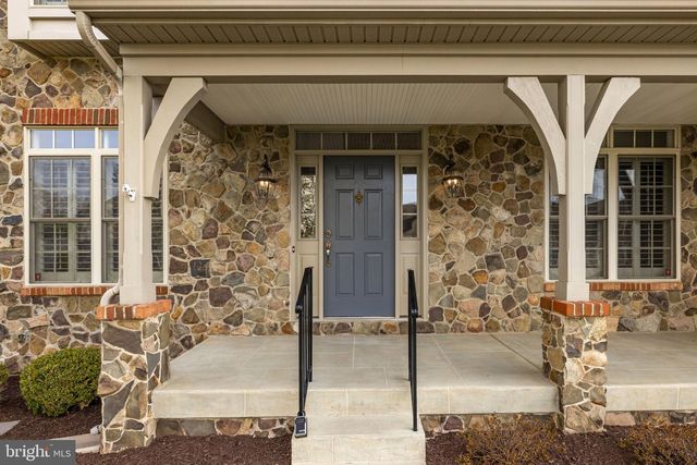 142 LEWIS WASHINGTON DR, Charles Town, WV 25414