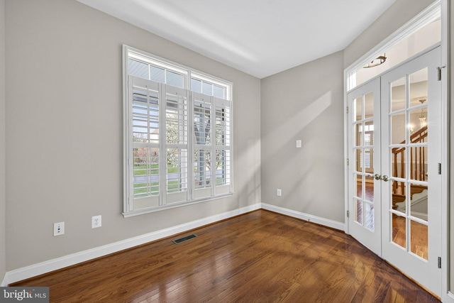 142 LEWIS WASHINGTON DR, Charles Town, WV 25414