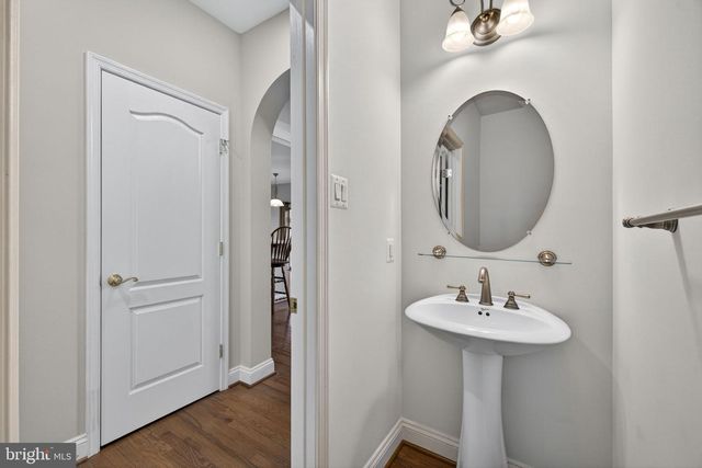 142 LEWIS WASHINGTON DR, Charles Town, WV 25414