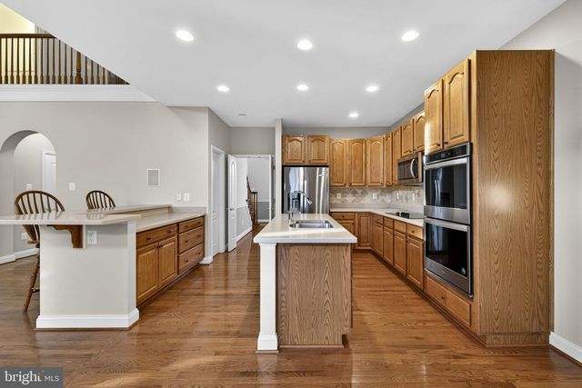 142 LEWIS WASHINGTON DR, Charles Town, WV 25414