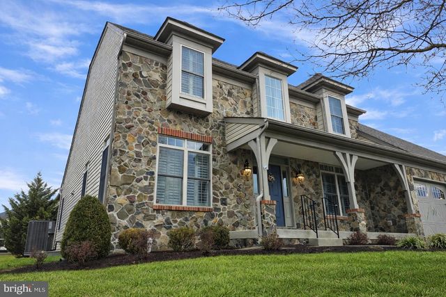 142 LEWIS WASHINGTON DR, Charles Town, WV 25414