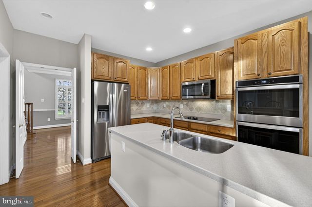 142 LEWIS WASHINGTON DR, Charles Town, WV 25414
