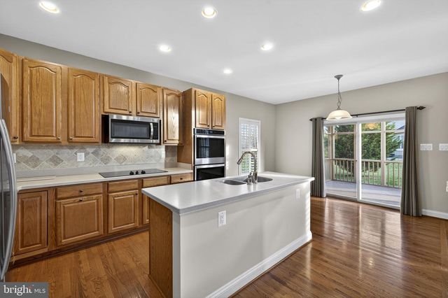 142 LEWIS WASHINGTON DR, Charles Town, WV 25414