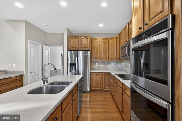 142 LEWIS WASHINGTON DR, Charles Town, WV 25414