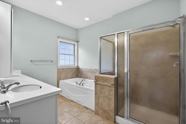 142 LEWIS WASHINGTON DR, Charles Town, WV 25414