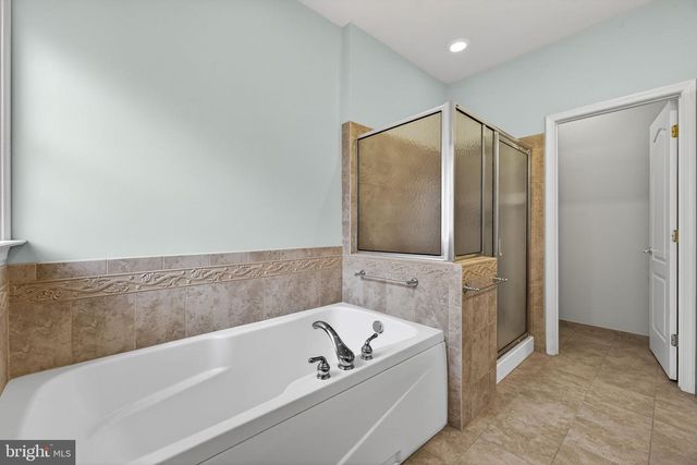 142 LEWIS WASHINGTON DR, Charles Town, WV 25414