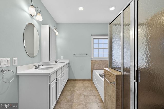 142 LEWIS WASHINGTON DR, Charles Town, WV 25414