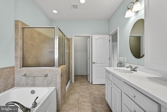 142 LEWIS WASHINGTON DR, Charles Town, WV 25414