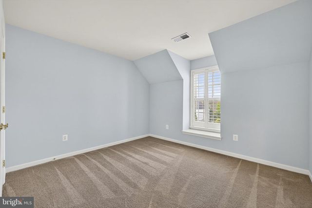 142 LEWIS WASHINGTON DR, Charles Town, WV 25414