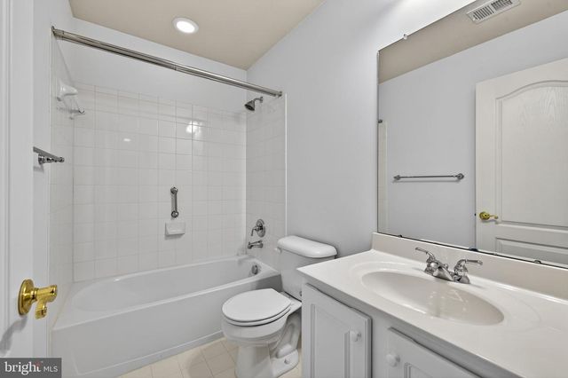 142 LEWIS WASHINGTON DR, Charles Town, WV 25414