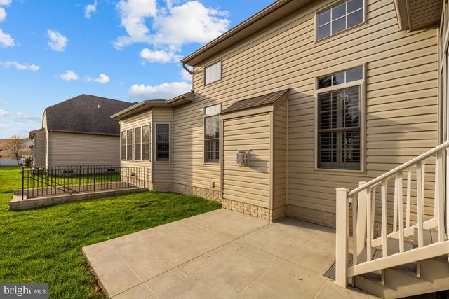 142 LEWIS WASHINGTON DR, Charles Town, WV 25414