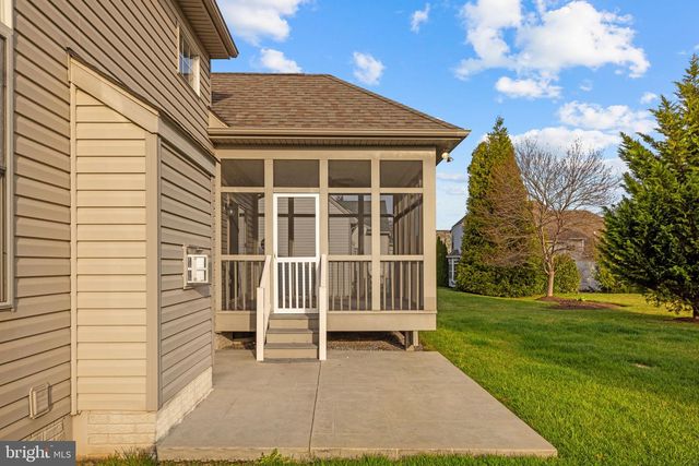 142 LEWIS WASHINGTON DR, Charles Town, WV 25414