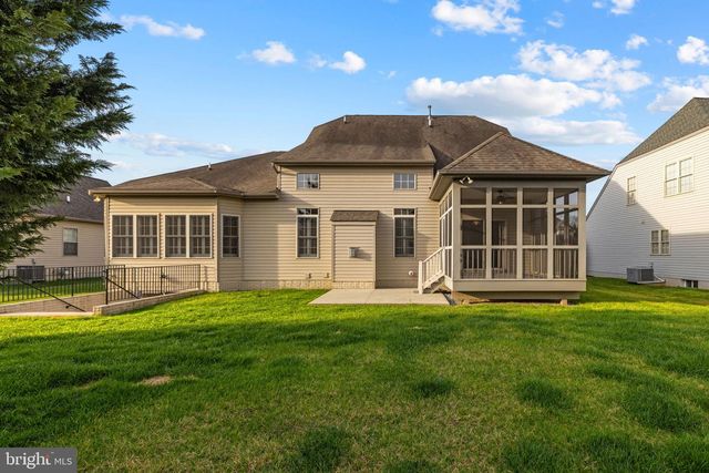 142 LEWIS WASHINGTON DR, Charles Town, WV 25414