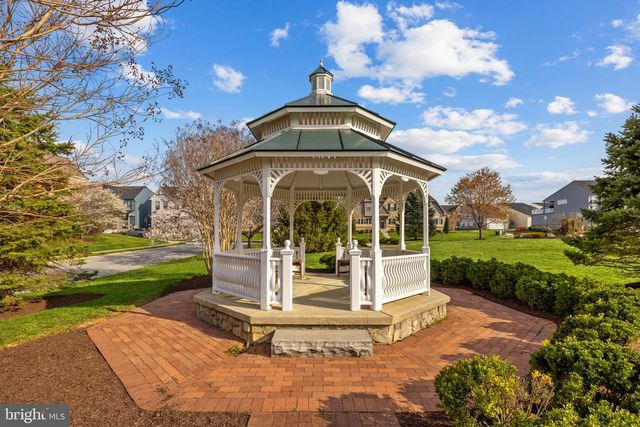142 LEWIS WASHINGTON DR, Charles Town, WV 25414