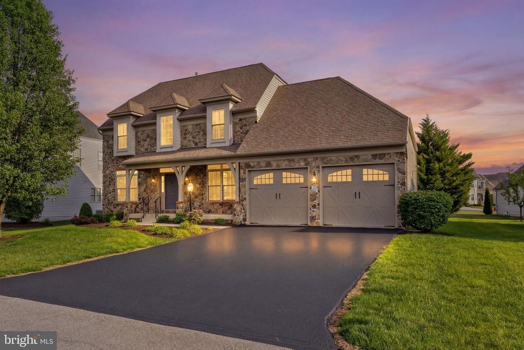142 LEWIS WASHINGTON DR, Charles Town, WV 25414