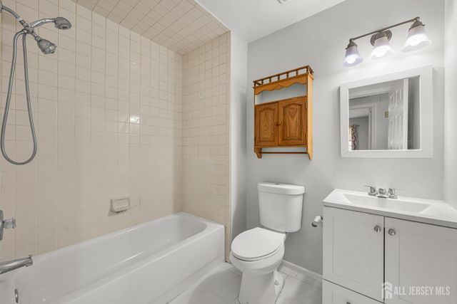 351 Ventnor Court, Piscataway, NJ 08854