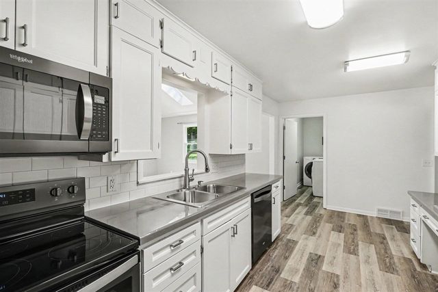 4029 Sunvalley Drive, Kalamazoo, MI 49008