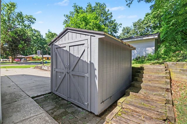 4029 Sunvalley Drive, Kalamazoo, MI 49008