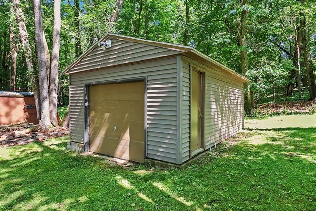 4029 Sunvalley Drive, Kalamazoo, MI 49008