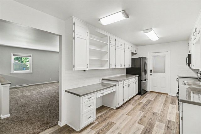 4029 Sunvalley Drive, Kalamazoo, MI 49008