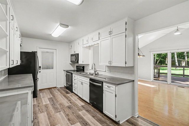 4029 Sunvalley Drive, Kalamazoo, MI 49008