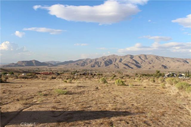26180 Horizon Street, Apple Valley, CA 92308