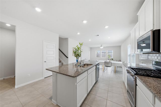 2703 Fairfield Landing Lane, Pearland, TX 77089