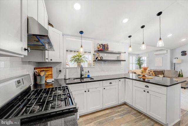 392 KINGFISHER RD, Tuckerton, NJ 08087