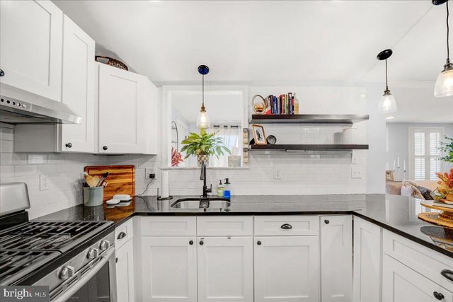 392 KINGFISHER RD, Tuckerton, NJ 08087