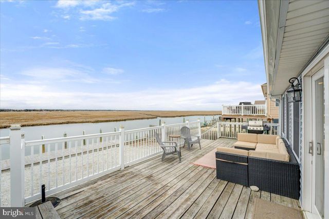 392 KINGFISHER RD, Tuckerton, NJ 08087