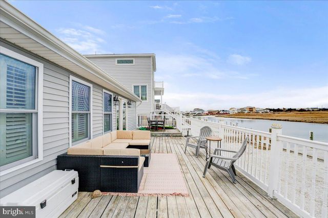 392 KINGFISHER RD, Tuckerton, NJ 08087