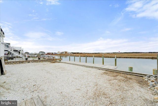 392 KINGFISHER RD, Tuckerton, NJ 08087