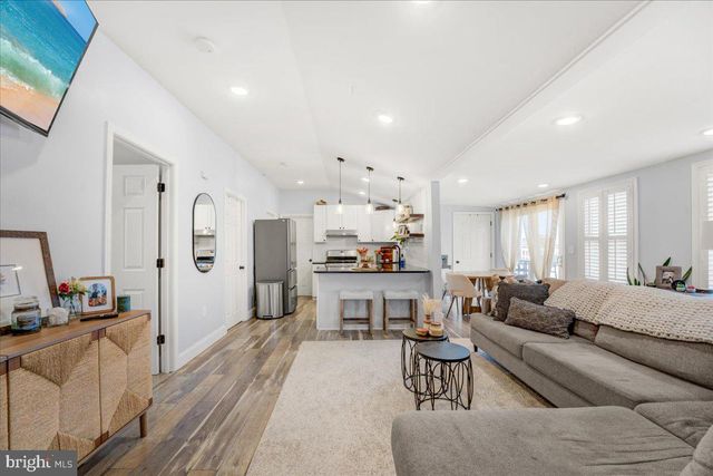 392 KINGFISHER RD, Tuckerton, NJ 08087