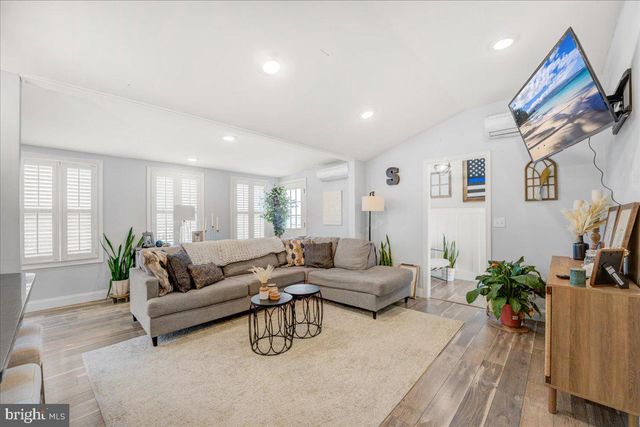 392 KINGFISHER RD, Tuckerton, NJ 08087