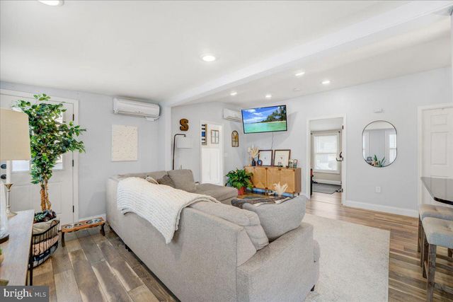 392 KINGFISHER RD, Tuckerton, NJ 08087