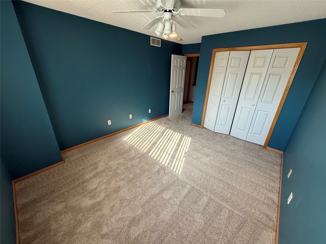 150 S Prairie View Drive 304, West Des Moines, IA 50266