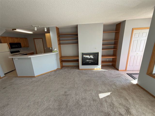 150 S Prairie View Drive 304, West Des Moines, IA 50266