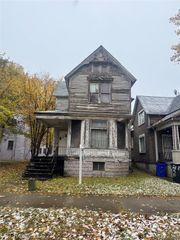 3740 Greusel Street, Detroit, MI 48210