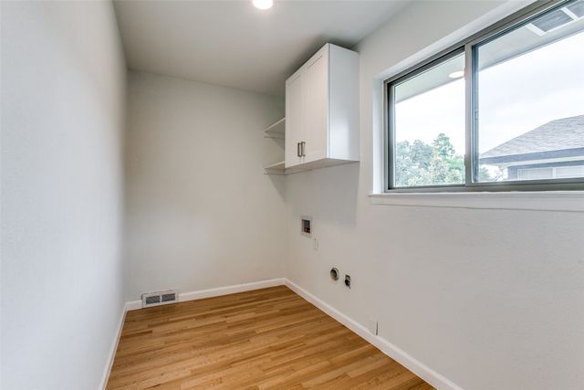 3517 Woodleigh Drive, Dallas, TX 75229