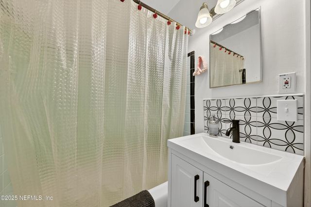 5261 PENNANT Drive, Jacksonville, FL 32244