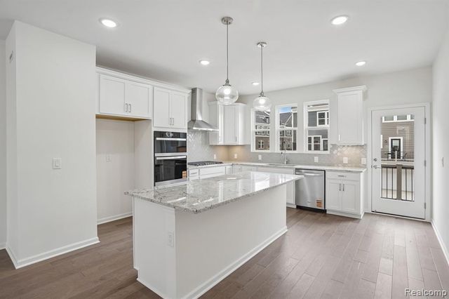 25421 Orwell Street, Novi, MI 48375