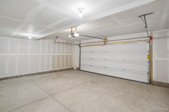 25421 Orwell Street, Novi, MI 48375