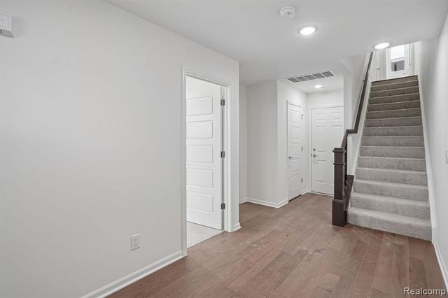 25421 Orwell Street, Novi, MI 48375