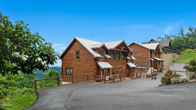 244 Stone Fence Lane, Gatlinburg, TN 37738