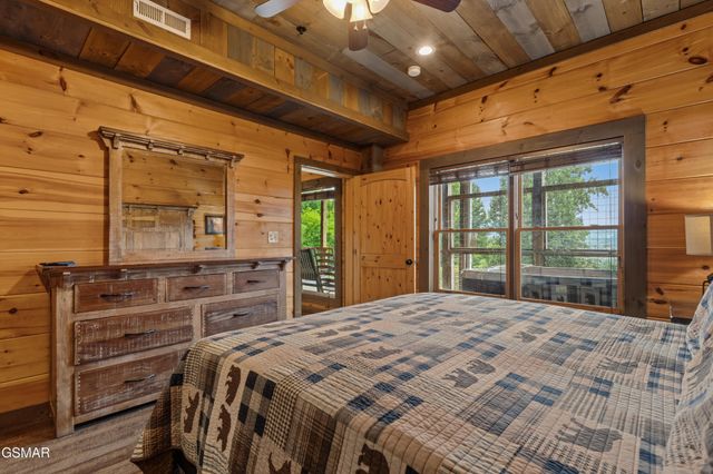 244 Stone Fence Lane, Gatlinburg, TN 37738